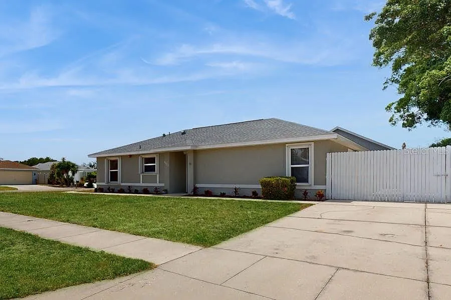 Building Photo - 6602 38th Avenue Cir W
