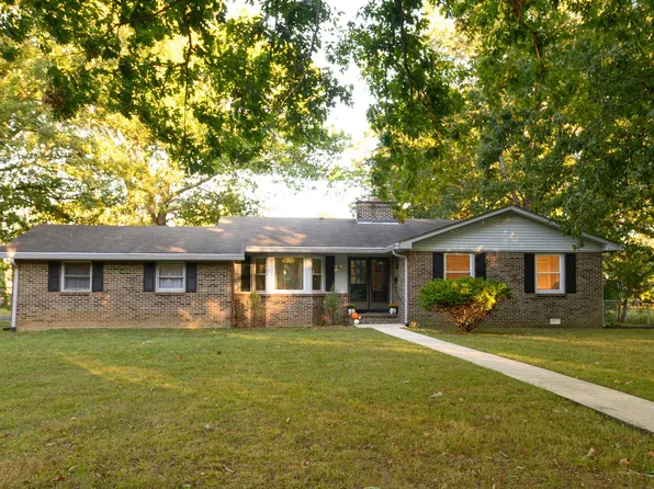 212 Macs Ln, Tullahoma, TN 37388