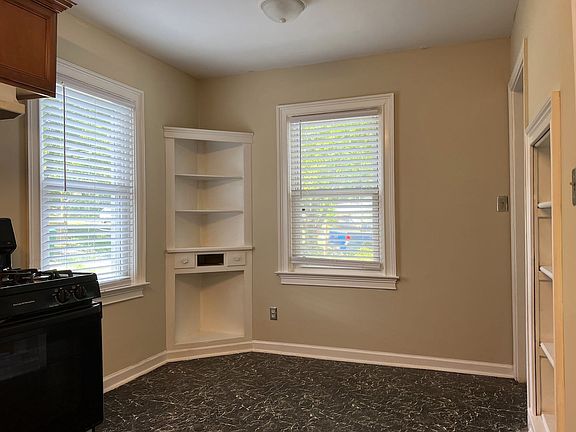 5th image of 595 San Fernando Dr SE