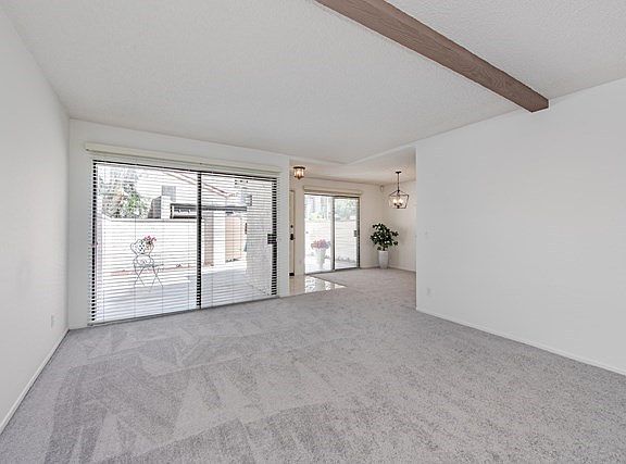5800 Owensmouth Ave Woodland Hills-7