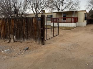 573 Muscatel Ave NE, Albuquerque, NM 87107