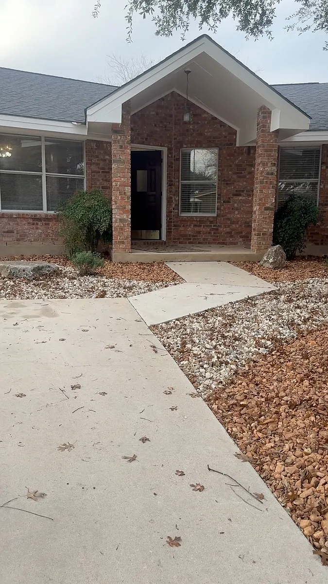 Building Photo - 1301 Fieldcrest