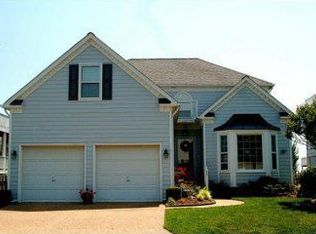 25 Channel Ln, Hampton, VA 23664