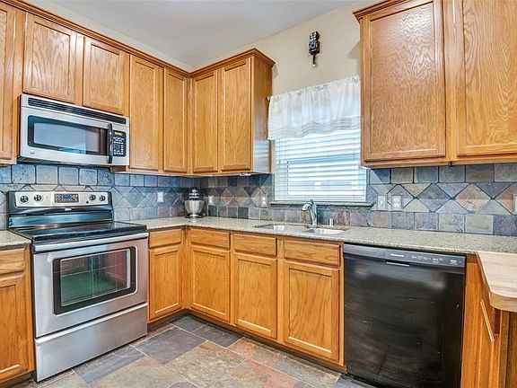 4th image of 1391 Kingston Pl