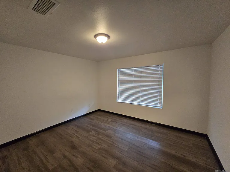 947 Grebe St #4 — Photo 7
