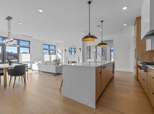 14 Green St #PENTHOUSE 1, Brookline, MA 02446