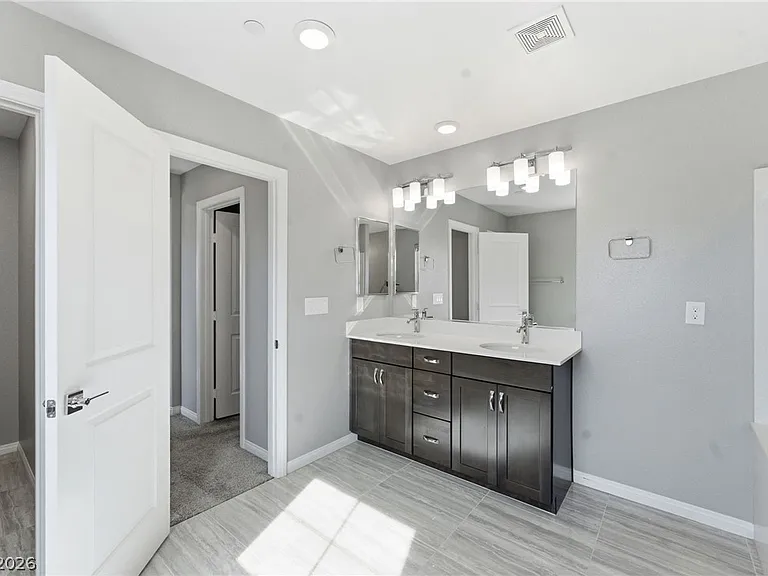 2599 Tolmezzo St — Photo 30