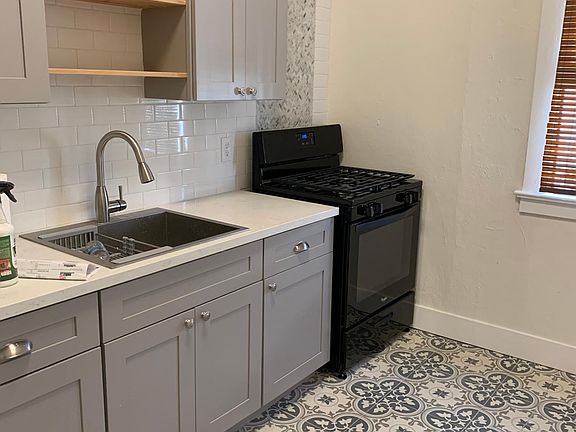 2nd image of 1013 Mission St APT 11