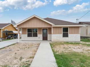 504 E Cortinas St, Del Rio, TX 78840