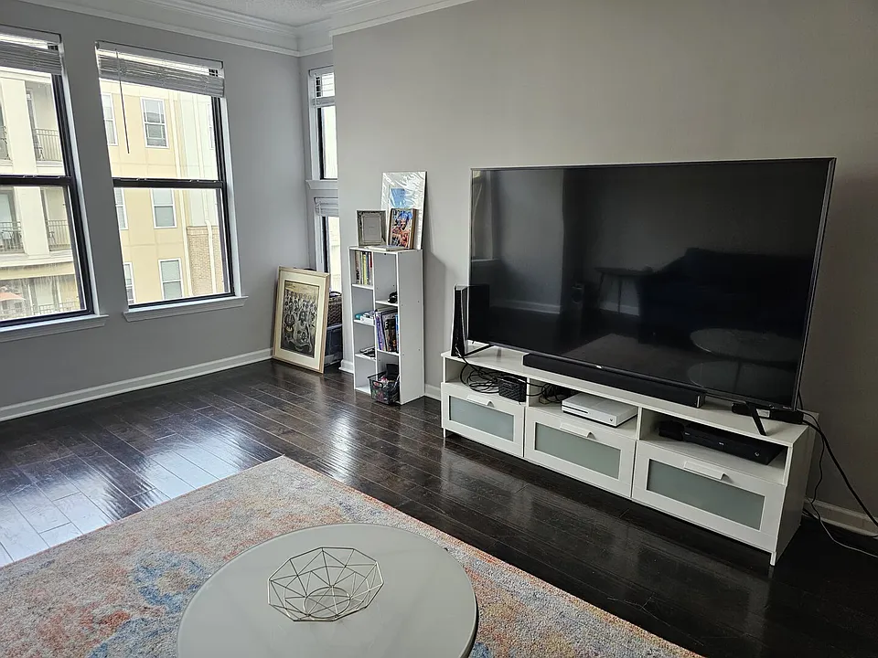 17th St NW