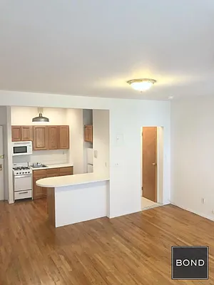 Rented by Bond New York | media 9