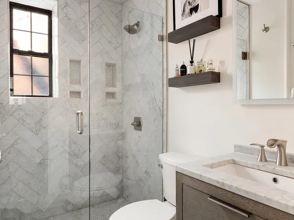 270 West 11th Street image 5 of 8