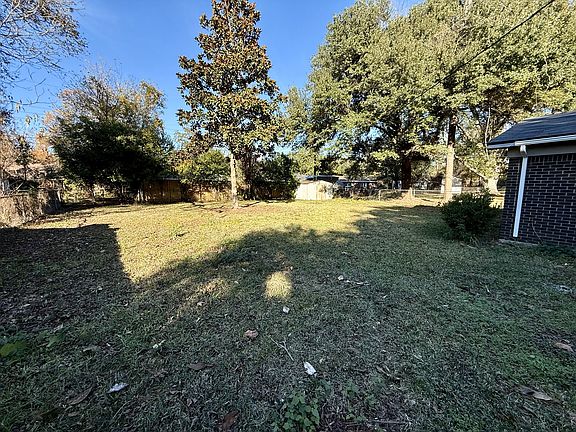 5th image of 236 India Dr