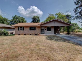 9300 Cloverhill Rd, Little Rock, AR 72205