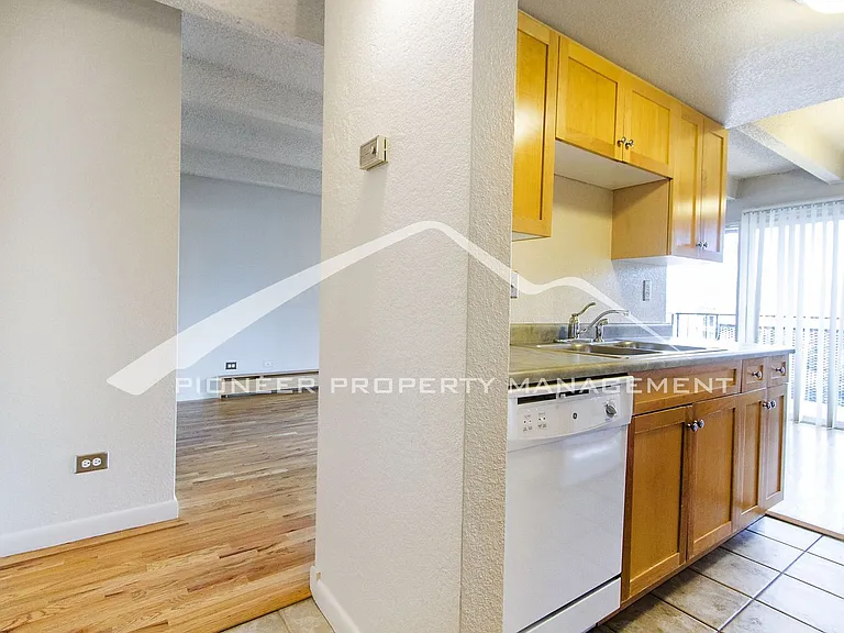 200 N Pearl St #302 — Photo 10