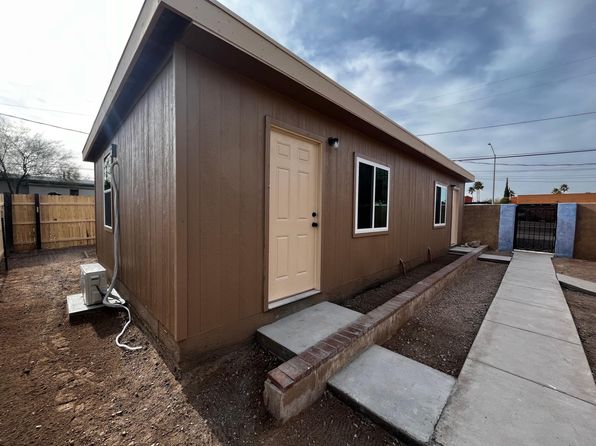 2614 N Balboa Ave
