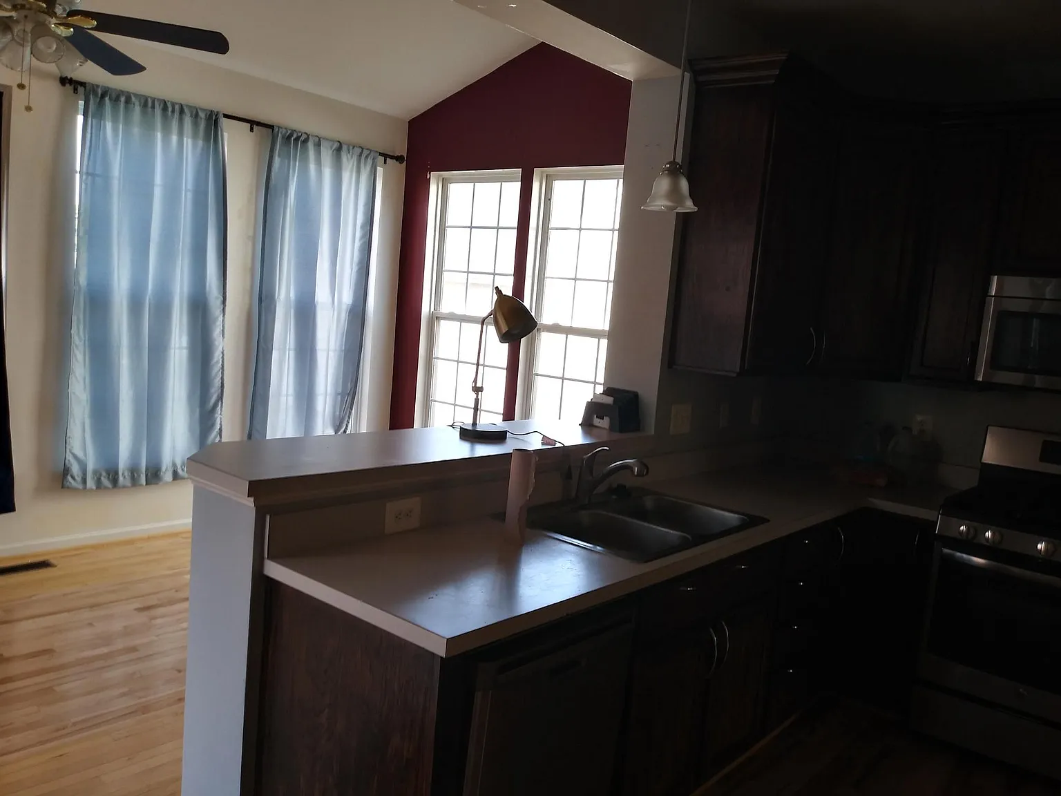 4 bed, 3.5 bath, 2980 sqft, $3,400 — Photo 2