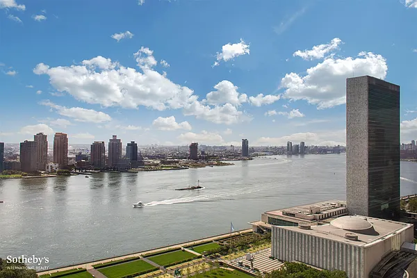 Rented by Sotheby's International Realty | media 2