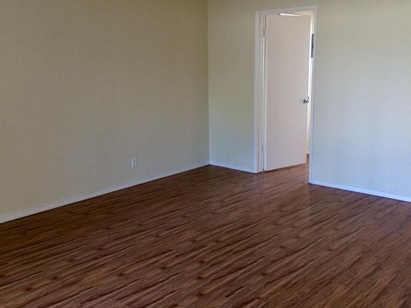 3rd image of 1221 Lyndon St APT 21