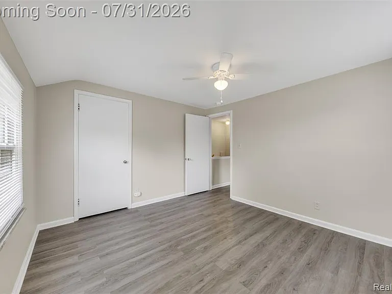 360 Parkview Dr — Photo 15