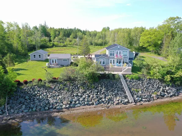 79 & 81 Oak Ln, Pictou, NS B0K 2A0