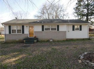 318 Chestnut Dr, Shelbyville, TN 37160