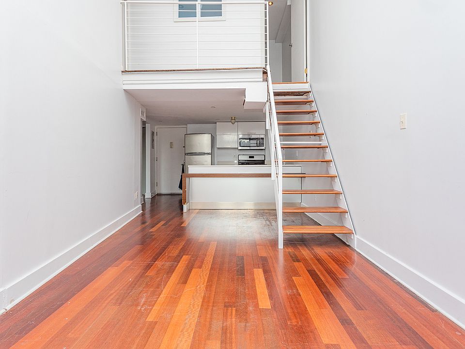 1st image of 10 Meserole St #3F