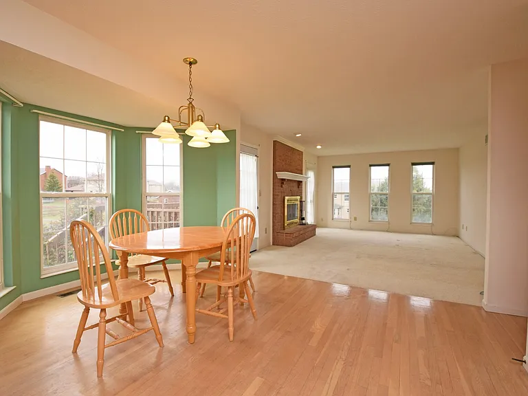 6169 Hillsdale Ln — Photo 7