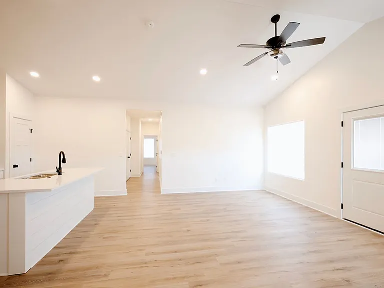 615 Briarbrook Ln — Photo 3