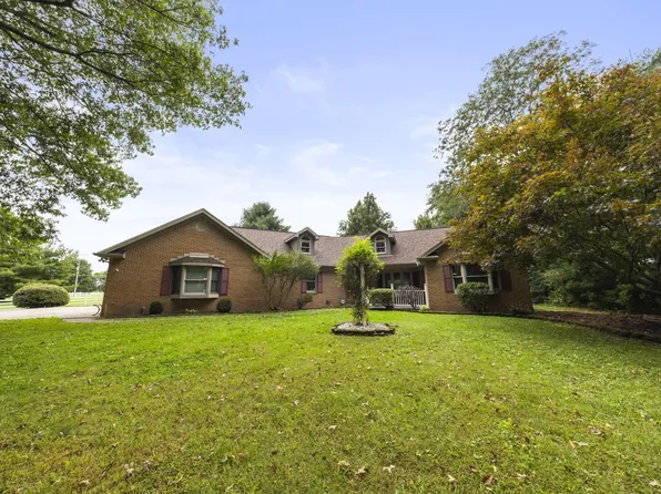 91 Canyon Villa Dr, Hebron, OH 43025