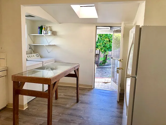 3 bed, 900 sqft, $2,850 — Photo 3