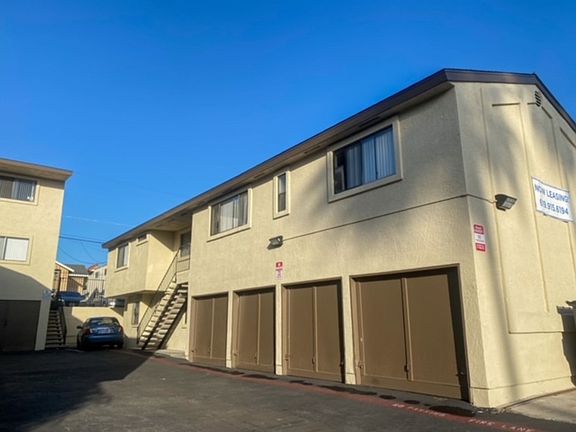 3rd image of 4044 Estrella Ave APT 21