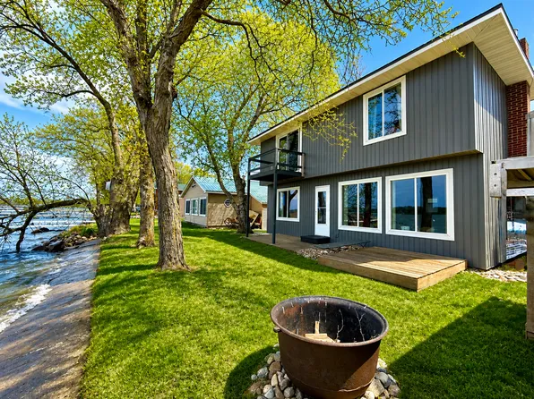 156 Dewey St, Welcome, MN 56181