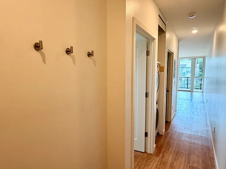 109 12th Ave E #305 — Photo 12