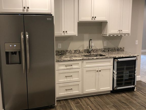 5th image of 3884 E Regents Cir