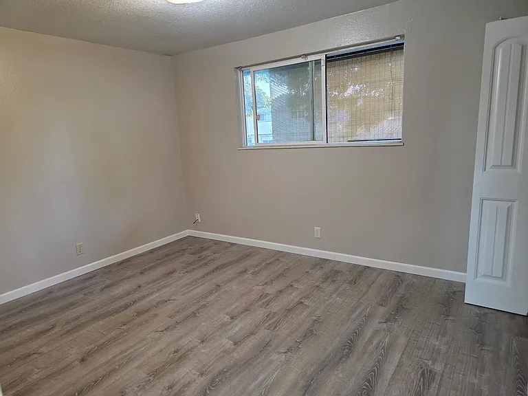815 S 37th St #2 — Photo 4
