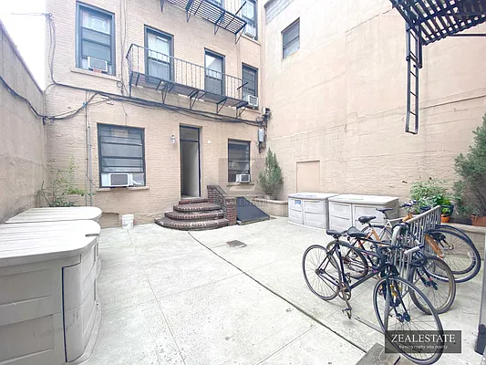 Rented by ZealEstate Group Inc | media 30