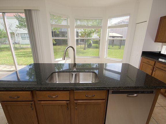 4th image of 1254 Rosegate Boulevard