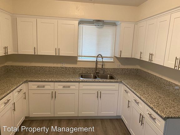 3rd image of 2902 S Verde Vista St