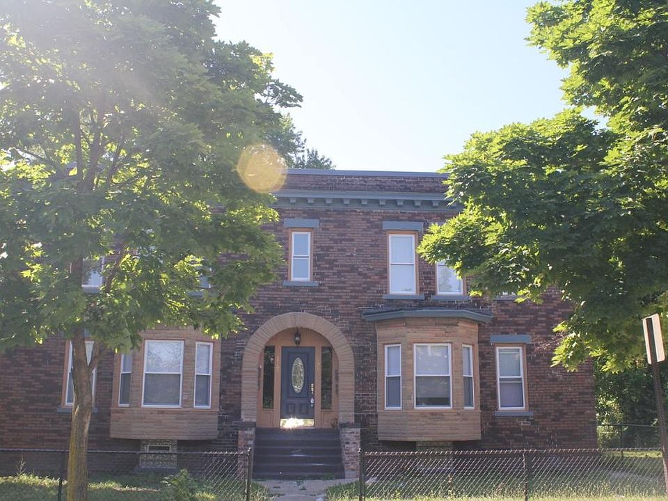 1st image of 130 Kenilworth St #2