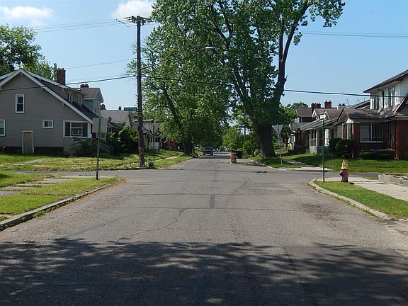 4th image of 12310 Cherrylawn St