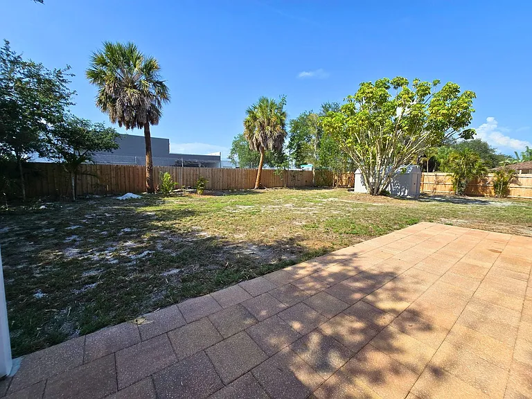 2101 Alvarado Ln — Photo 23