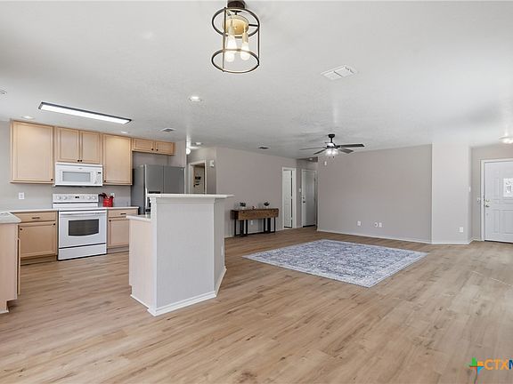 4th image of 637 Northhill Cir