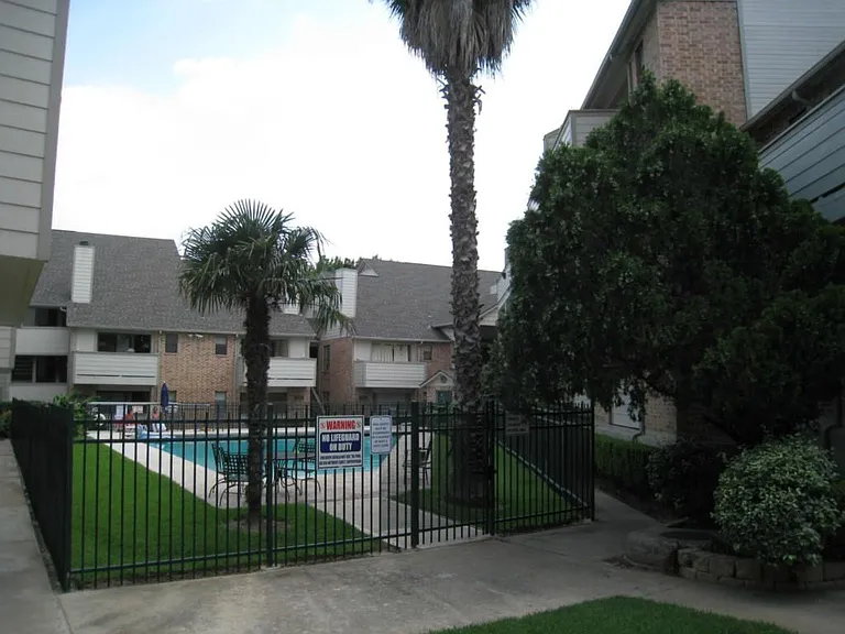 2500 Burleson Rd #402 — Photo 20