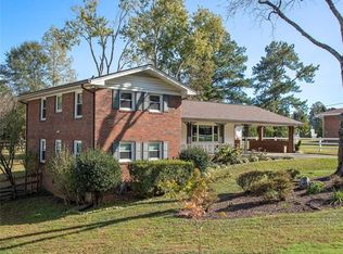 115 Wavetree Dr, Roswell, GA 30075