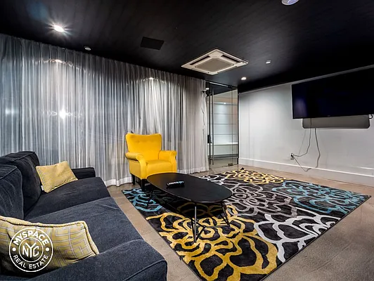 Rented by MySpaceNYC | media 40