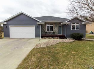 3513 E Apple Blossom Cir, Sioux Falls, SD 57103