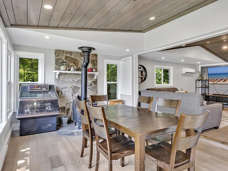 504 Pine Point Ln — Photo 13