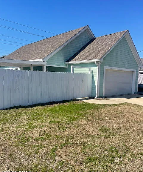 6498 N Lagoon Dr — Photo 1