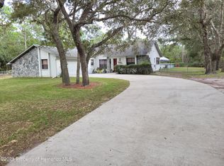 10460 Sandpiper Ave, Weeki Wachee, FL 34614